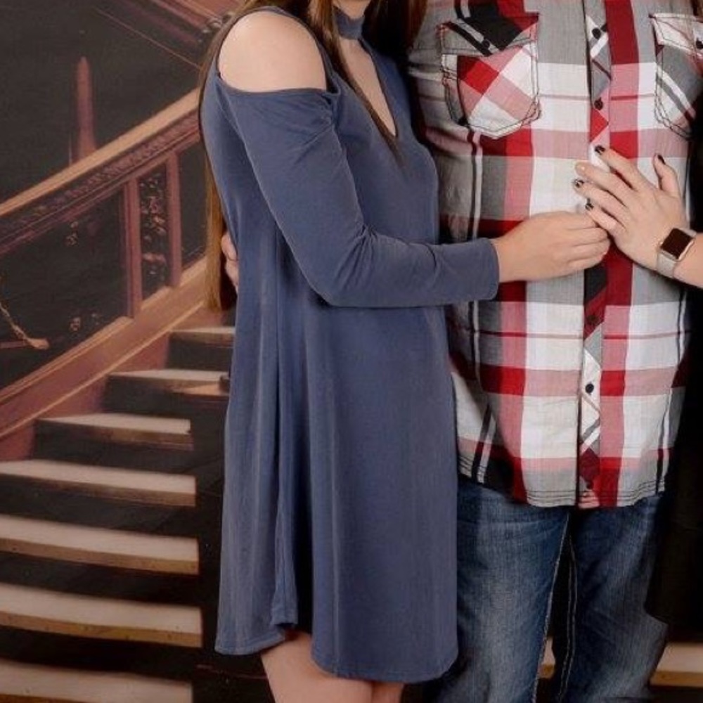 Cold Shoulder Dress - Picture 3 of 5